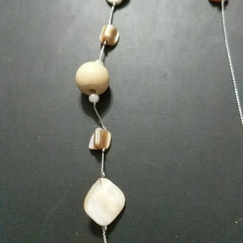 𝅺Silver Tone Cream Wood Shell Blister Pearl Statement Necklace